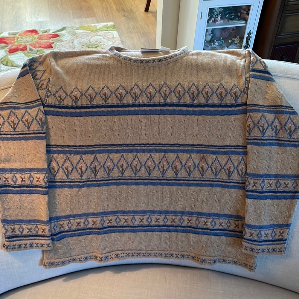 Pretty Floral Liz Claiborne Sweater